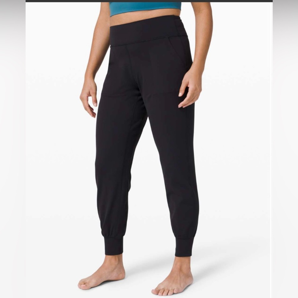 🍋Women’s Lululemon Align Jogger 28" size 6 black🍋